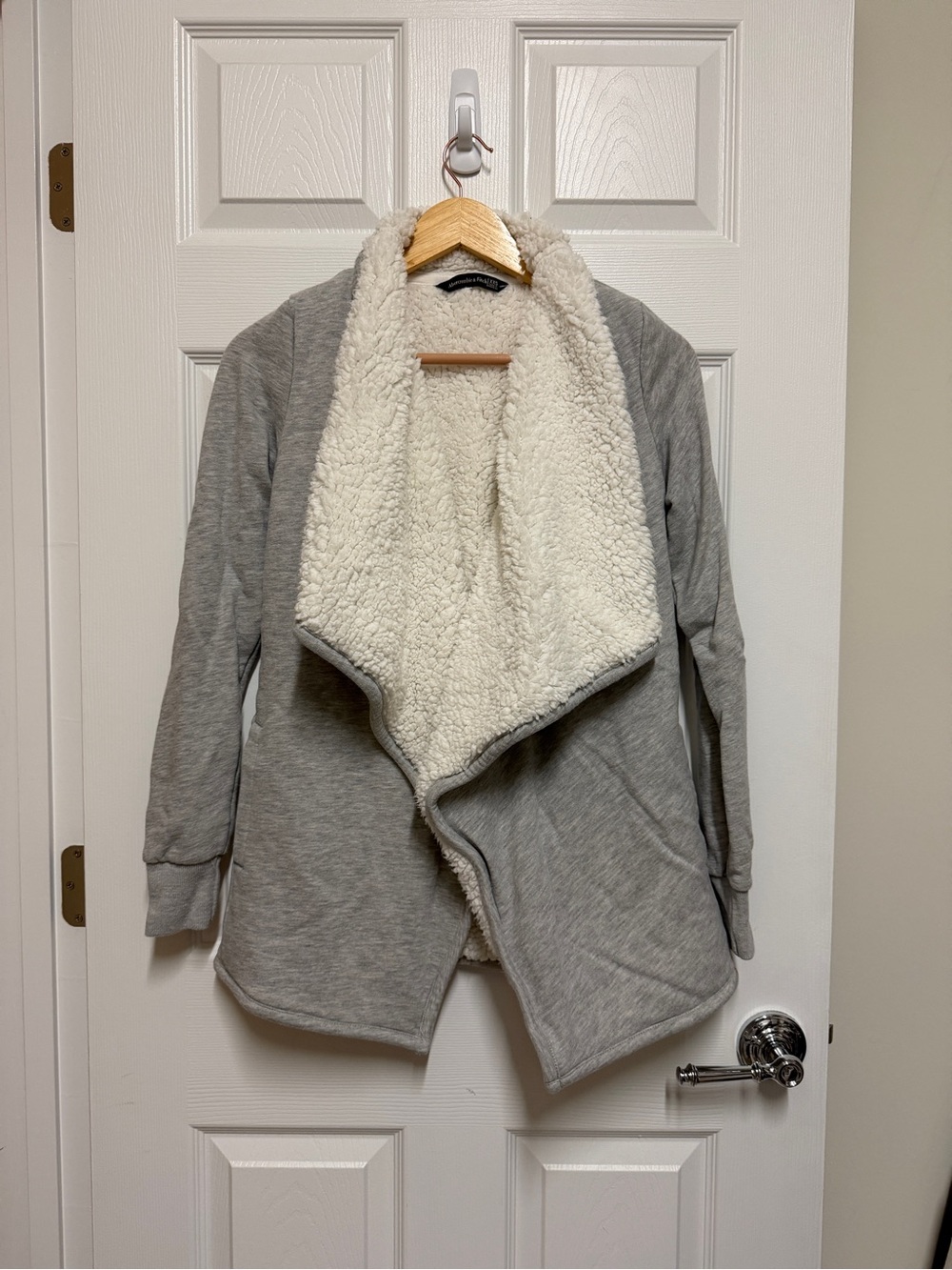 Abercrombie & Fitch Cotton Blend Gray Cardigan with Cream White Sherpa Lining